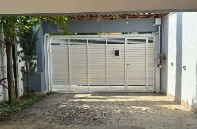 Casa com 3 quartos para alugar na Rua Bartolomeu Feio, 345, Vila Cordeiro, São Paulo