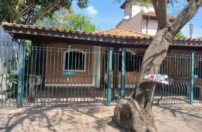 Casa com 3 quartos para alugar na Rua Pascoal Pais, 300, Vila Cordeiro, São Paulo