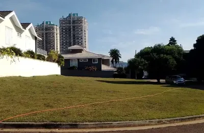 Excelente terreno de 492 m2 no condominio quinta das laranjeiras, localizado entre a av 9 de jullho e av jundiai, esquina mercado dom olivio na rua do retiro, terreno plano em otima localização no con