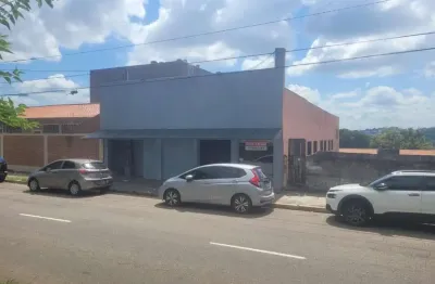 Espaçoso salão de 477m² com dois andares para alugar - ótima localização