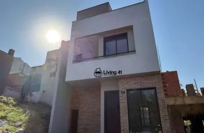 Casa com 2 quartos à venda na Rua Walace Landal, 220, Santa Cândida, Curitiba