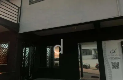 Sala com excelente localização na Av Brasil, com 35 m² em Vinhedo/ SP.