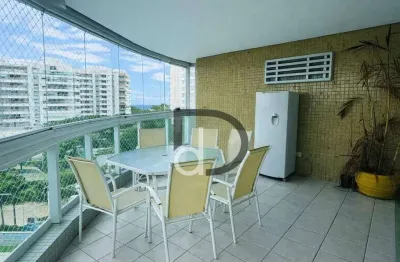 Locação anual | Apartamento mobiliado de 153 m² com varanda e vista mar