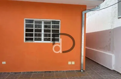 A casa está em ótima localização no Jd Planalto com 180 m2 de área total.
