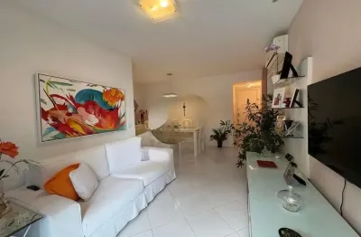 Lindo apartamento com 2 quartos, sol da manhã e com vista livre!