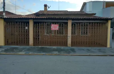 Casa com 3 quartos à venda no Jardim Jacinto, Jacareí 