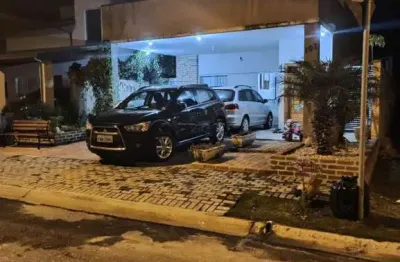 Casa em condomínio fechado com 4 quartos à venda no Parque Residencial Maria Elmira, Caçapava 
