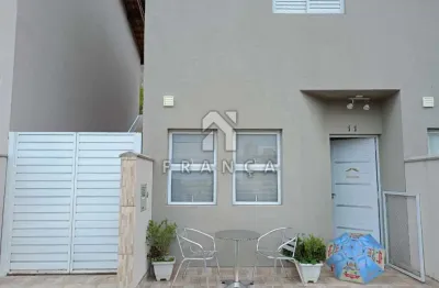 Casa em condomínio 2 dormitórios bairro centro de jacareí