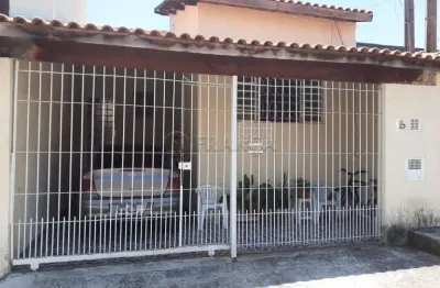 Casa com 2 quartos à venda no Jardim Santa Marina, Jacareí 