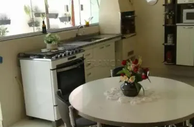 Casa em condomínio 3 dormitórios sendo 2 suítes bairro jardim santa maria jacareí