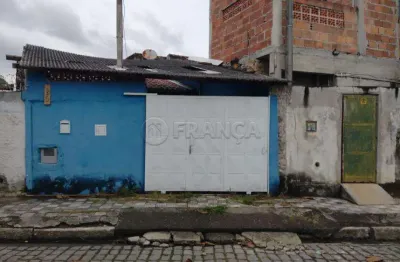 Casa 3 dormitórios a 5 minutos do centro (não aceita financiamento)