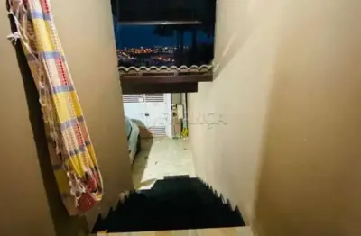 Casa 02 dormitórios sendo 01 suite - parque santo antonio jacareí sp