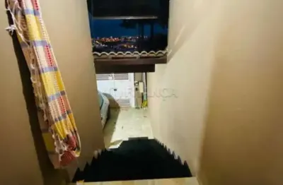 Casa 02 dormitórios sendo 01 suite - parque santo antonio jacareí sp