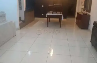 Casa 04 dormitórios sendo 01 suite - parque dos sinos jacareí sp