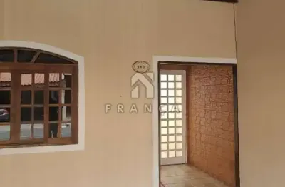 Casa em condominio 04 dormitórios sendo 01 suite - parque california