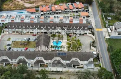 Casa em condominio 03 dormitorios sendo 01 suite - freguesia da escada guararema sp