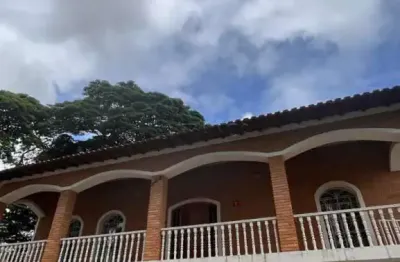 Casa com 5 quartos para alugar no Jardim América, Jacareí 