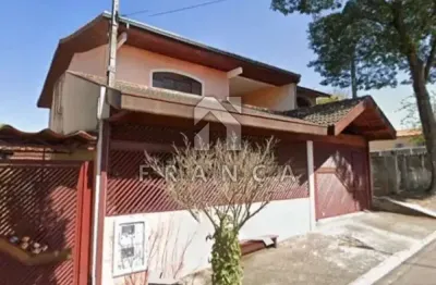 Excelente sobrado no jardim colonial com edícula | 4 dormitórios - são josé dos campos