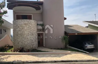 Casa em condominio com 03 suites - jardim coleginho jacarei sp