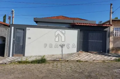 Casa com 3 dormitórios 1 suíte - próximo ao centro !!!