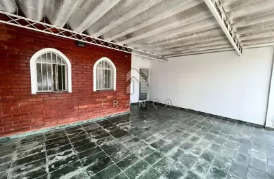 Casa com 3 quartos à venda na Vila Martinez, Jacareí 