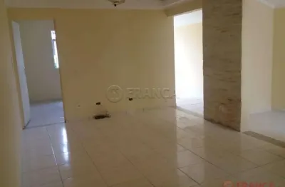 Casa 2 dormitórios em condomínio bairro parque califórnia - jacareí