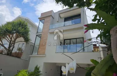 Casa de Alto Padrão à Venda no Condomínio Altos da Serra III em São José dos Campos