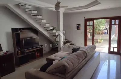 Casa com 3 quartos à venda no Centro, Jacareí 