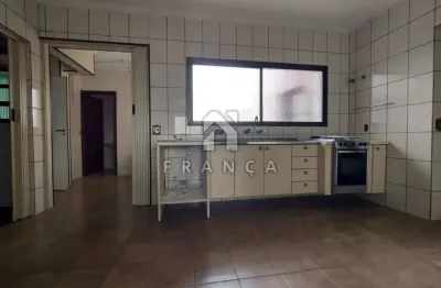 Apartamento com 4 quartos para alugar no Centro, Jacareí 