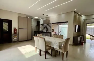 Sobrado no villa branca - 2 suítes, espaço gourmet e amplo terreno.