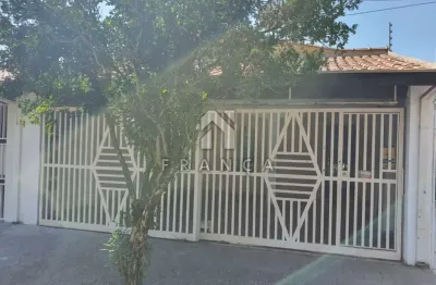 Casa de 03 dormitórios - conjunto 31 de março - sjcampos