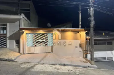 Casa à venda em excelente bairro de jacareí - sp  1 dormitório | 1 banheiro | 1 vaga de garagem