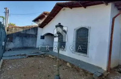 Casa com 3 quartos à venda no Centro, Jacareí 