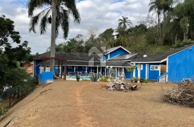 Casa em condomínio - 4 dormitórios, 2 suítes e área gourmet - village alpino/são josé dos campos