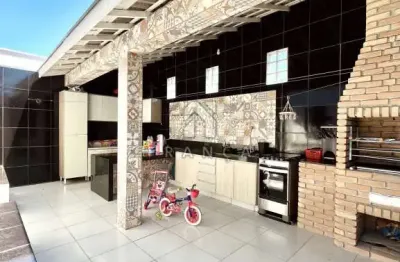 Casa - 3 Dormitórios, 1 Suíte e Área Gourmet no Villa Branca em Jacareí/SP