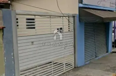 Casa Comercial no Santa Maria * Casa com 3 dormitórios 3 banheiros  / Sala e cozinha e quintal  Ponto comercial ao lado com Habite-se .