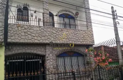 Casa triplex de 3 quartos com piscina na parada 40 en sg