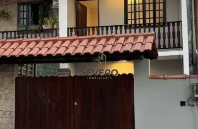 Casa duplex de 2 quartos e área gourmet churrasqueira e garagem