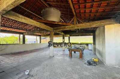 Casa com excelente localização para comércio ou residencial.