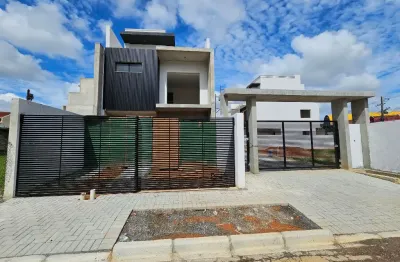 Sobrado 3 dormitórios sendo uma suíte com closet em santa felicidade!