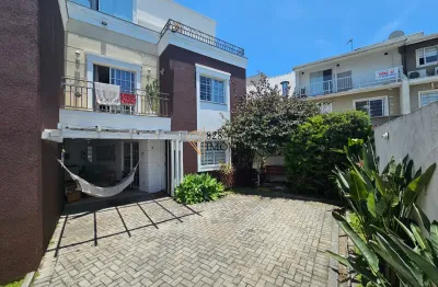 Sobrado em condomínio fechado no thereza glaser | 4 dormitórios | 2 suítes