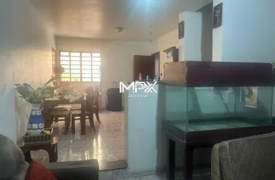 Casa à venda em Piracicaba, Jardim Astúrias I, com 4 quartos, com 195 m²
