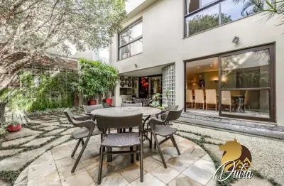 Casa com 4 quartos à venda na Rua Iramaia, 123, Jardim Europa, São Paulo