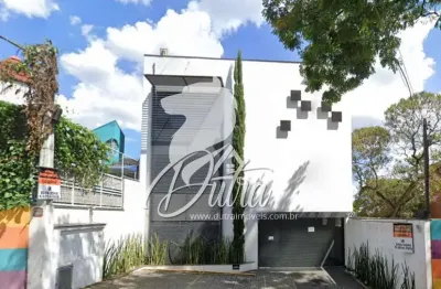 Casa comercial para alugar na Rua Girassol, Vila Madalena, São Paulo