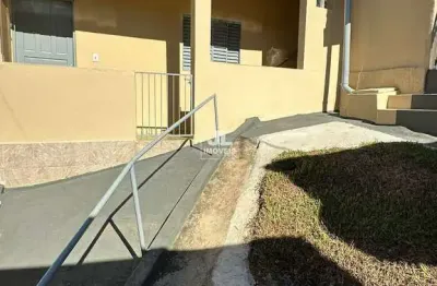 Casa com 2 quartos para alugar no jardim vitória, campo limpo paulista  por r$ 1.100