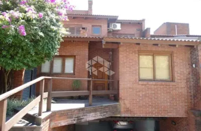 Casa em condomínio fechado com 4 quartos à venda na rua bazilio pellin filho, 900, vila conceição, porto alegre, 400 m2 por r$ 1.590.000