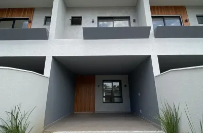 Conforto urbano e tranquilidade cercada pela natureza: seu novo geminado espera por você, no bairro são marcos