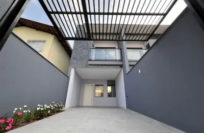 Sobrado geminado com acabamento de alto padrão e excelente localização no bairro costa e silva, este imóvel é a escolha perfeita para quem busca qualidade e conforto.