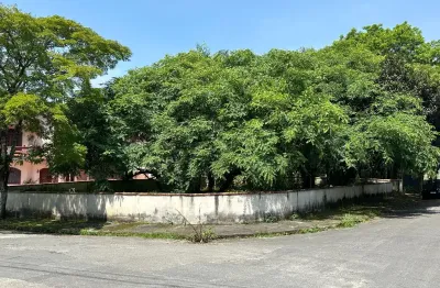 Terreno de esquina bem localizado no bairro floresta