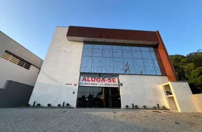 Apresentamos a você a nossa sala comercial, com um espaço moderno, arejado e bem iluminado!